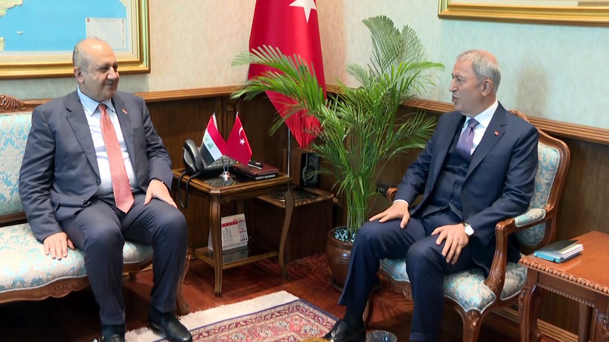 Bakan Akar, Iraklı mevkidaşı Abbasi ile bir araya geldi