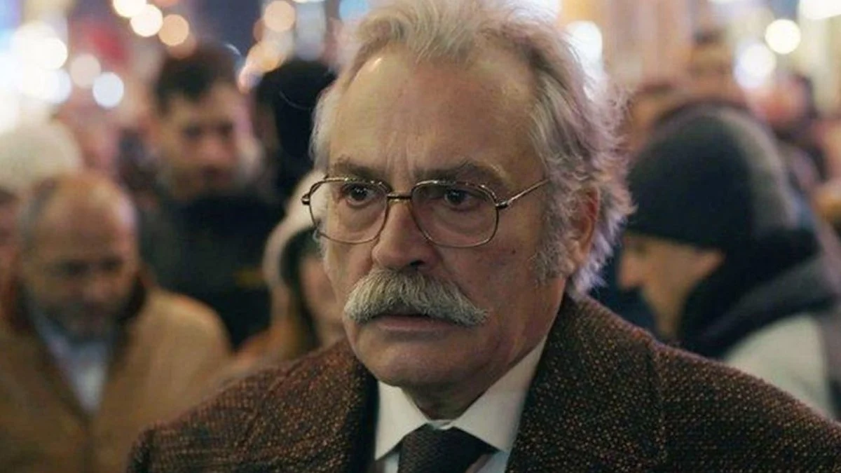 Sahnede rahatsızlanarak hastaneye kaldırılmıştı: Haluk Bilginer'den sürpriz proje!