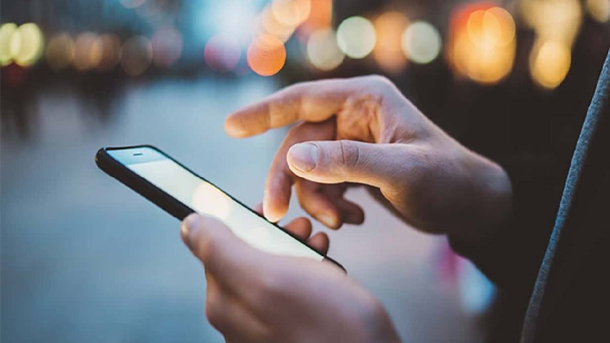 Cep telefonlarındaki bu detay herkesi korkuttu! Bu yöntemi uygulamayanın başı fena halde yanacak! Geç olmadan hemen yapın