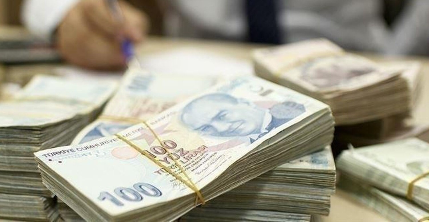 e-Devlet'ten başvuru yapan EYT'lilere talih kuşu kondu! Listedekiler tek maaşa talim etmeyecek: Nisan ayında alacakları toplam rakam dudak uçuklattı!