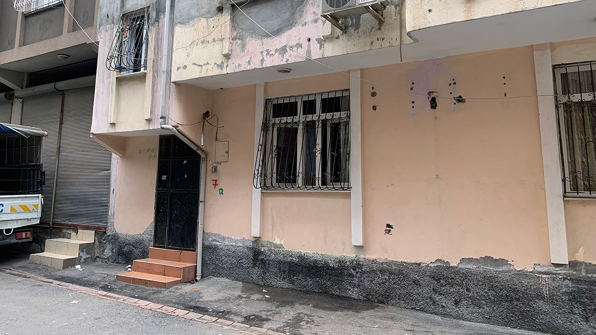 Adana'da dehşete düşüren olay! Eşini katledip kaçtı