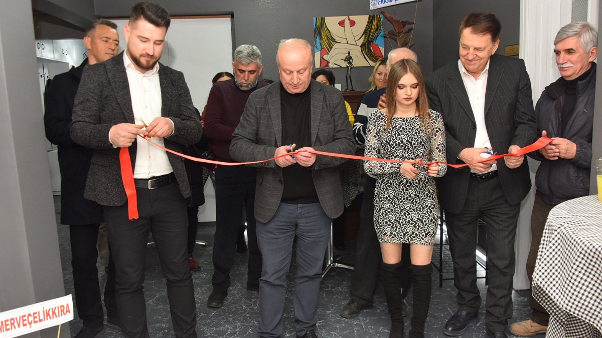 Belediye Başkan Yardımcısı Mahmut Fındık işyeri açılışına katıldı