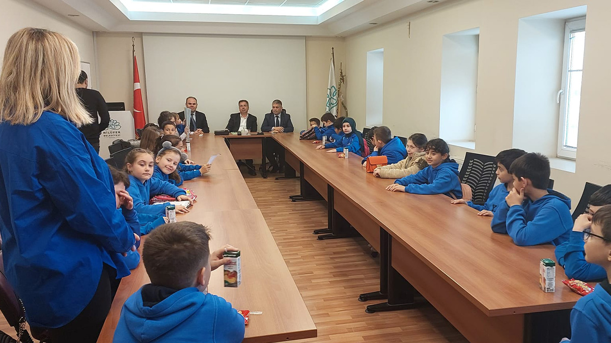 Öğrenciler yerel yönetimler konusunu yerinde öğrendi