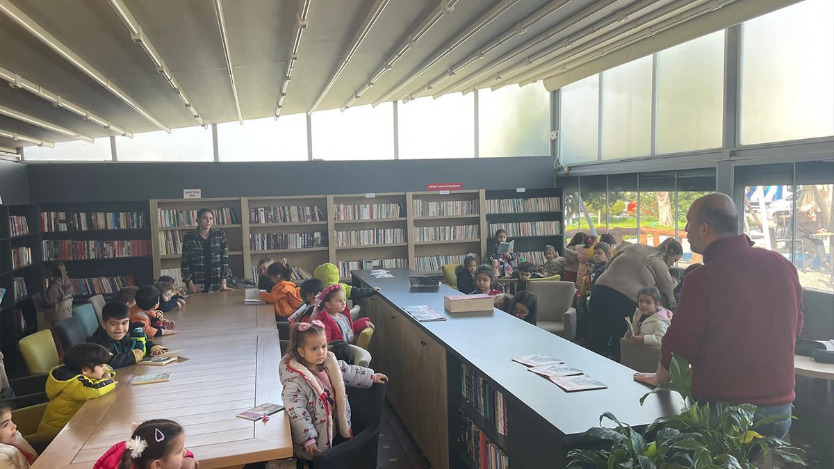 Bayraklı’da çocuklar hem eğleniyor, hem öğreniyor