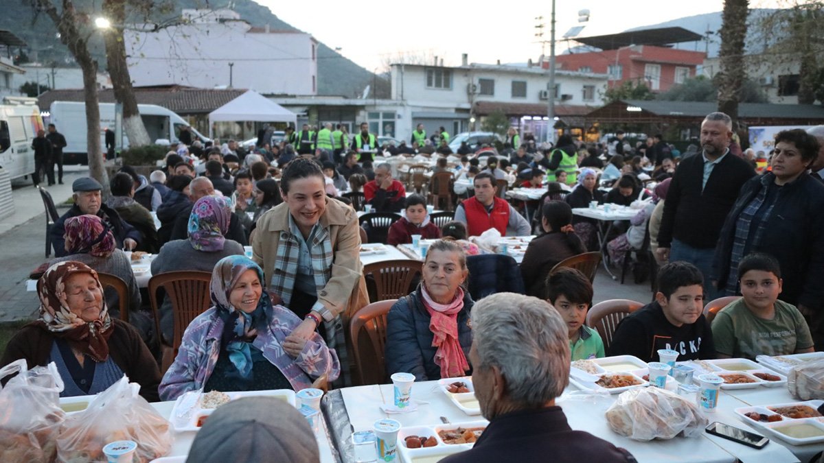Efes Selçuk Ramazan'da Dayanışmayı büyütüyor