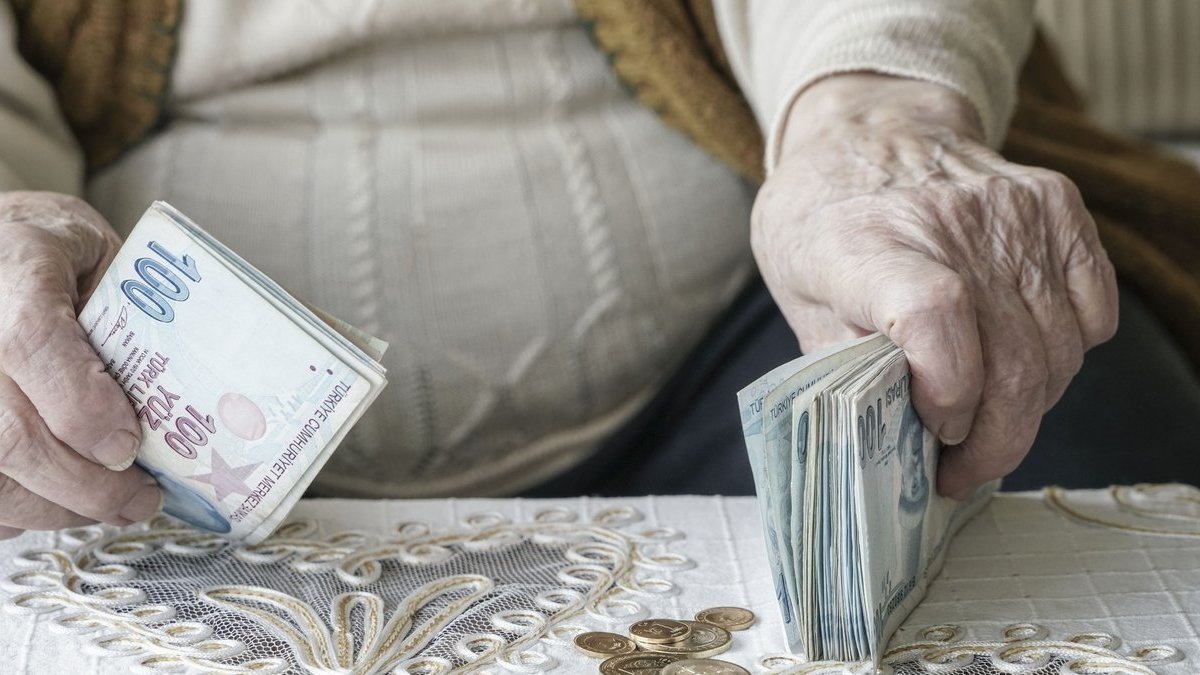 7 bin 500 lira üzeri maaş alan emeklilere yeni zam yapılacak mı?