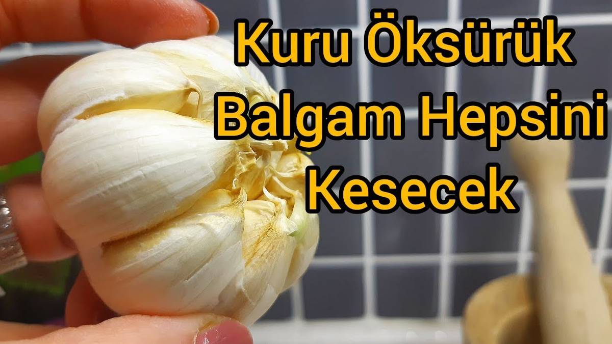 Sarımsağın üzerine bir tutam dökün mucizeye tanık olun! Bu basit yöntem hayatınızı değiştirecek: Aktarların gizli tarifi...