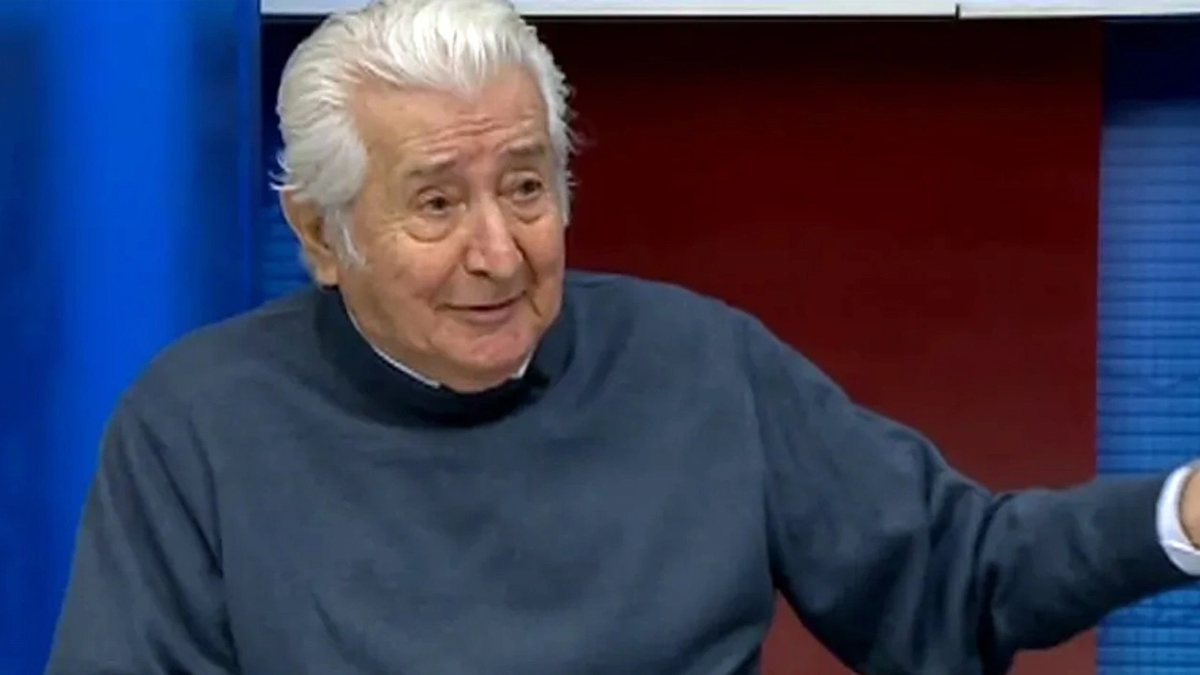 Gazeteci Orhan Karaveli hayatını kaybetti