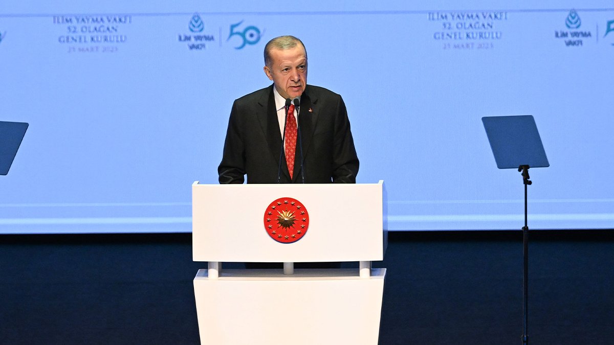 Erdoğan'dan İlim Yayma Vakfı toplantısında sert ifadeler: Asalakları kendi hırslarıyla baş başa bırakıyorum