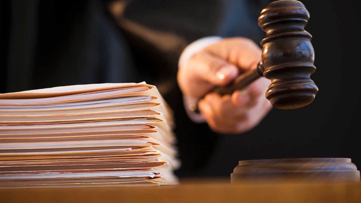 Yargıtay'dan tartışmalı karar: Darbeden erkek aldatan kadın kadar kusurlu değil