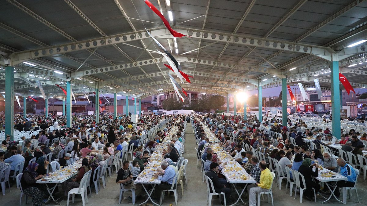 Merkezefendi Belediyesinin ilk iftarı İlbade Mahallesi'nde