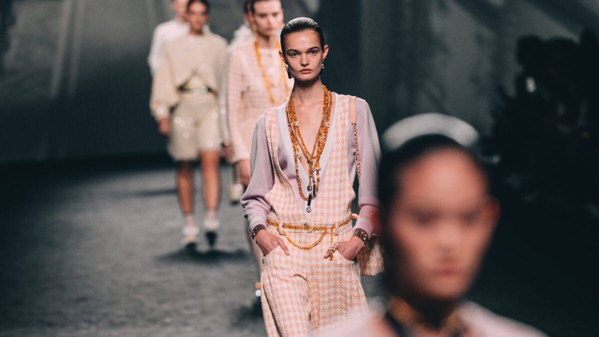 2024 yılında bu ürünler gardırobunuzun baş tacı olacak! 2023'ten 2024'e yeni trendler ağızları açık bıraktı!