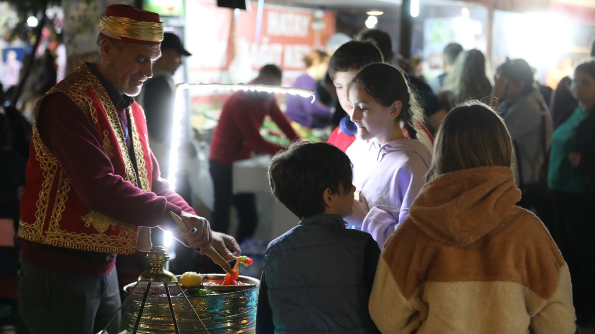 Ramazan etkinliklerinde Antalya’nın yöresel lezzetleri tanıtıldı