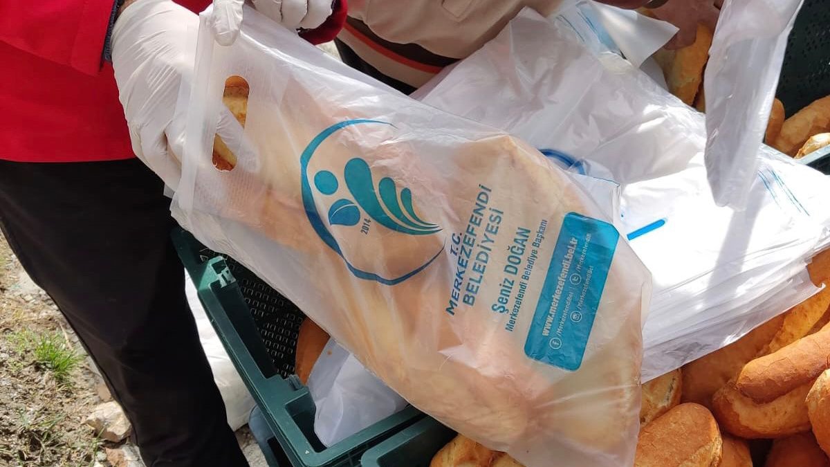 Deprem bölgesine günlük 2 bin ekmek ulaştırılıyor