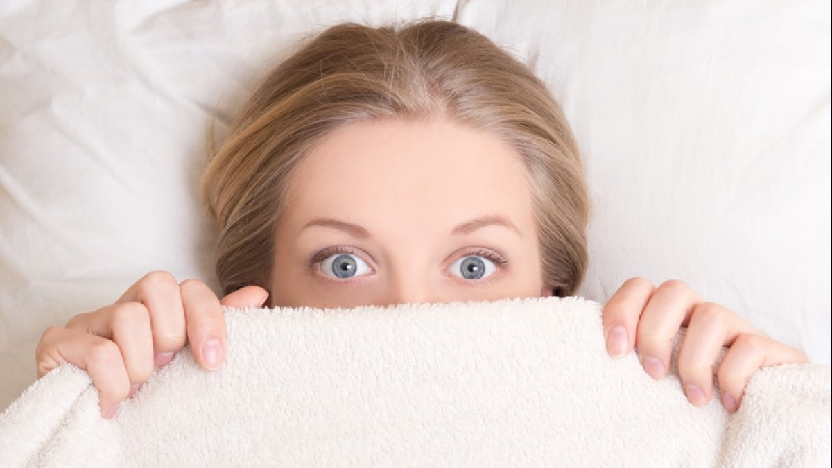 Yatak odalarındaki en büyük tehlike! Gözle görünmüyor, deriyi mahvediyor: Herkesin yaptığı o yanlış!