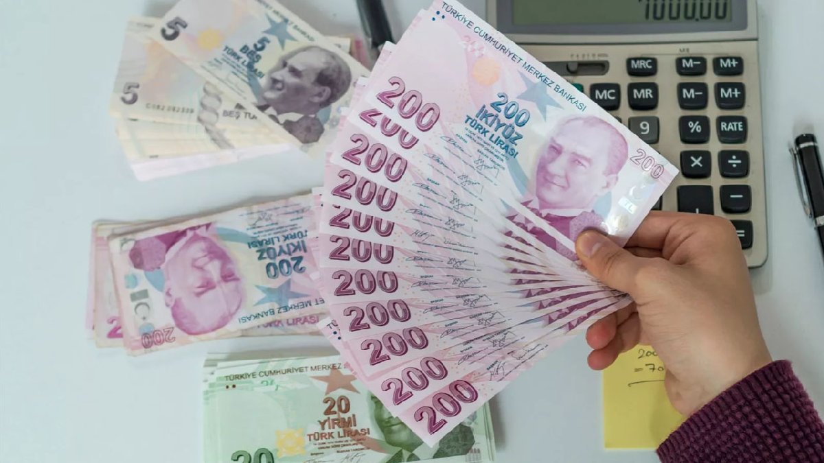 Emekli maaş zammı asgari ücretlileri meraklandırdı! Asgari ücret zam açıklaması geldi... Asgari ücrete zam gelecek mi?