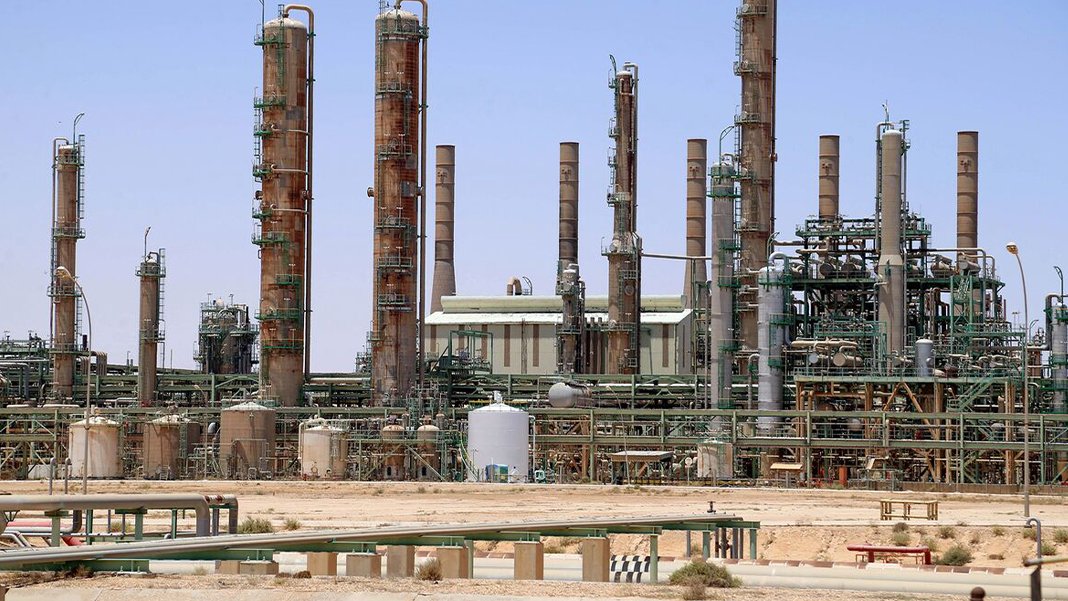 IKBY ile Ankara arasındaki kaçak akaryakıt skandalı piyasaları vurdu: Petrol fiyatlarına 'tahkim' darbesi