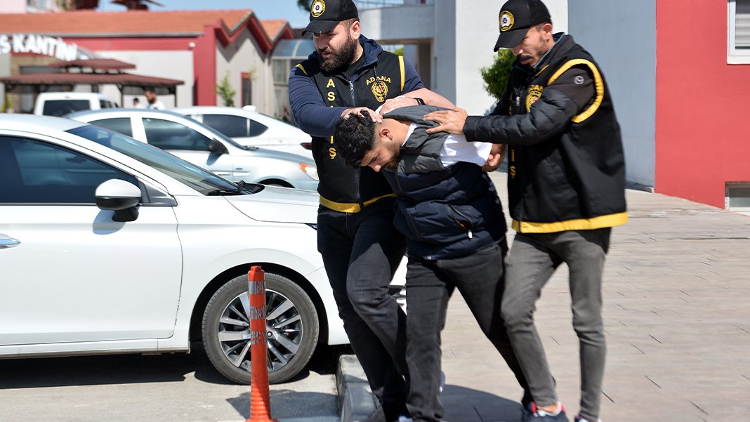 Cinayetten hüküm giyen şahıs aranırken iki kişiyi yaraladı
