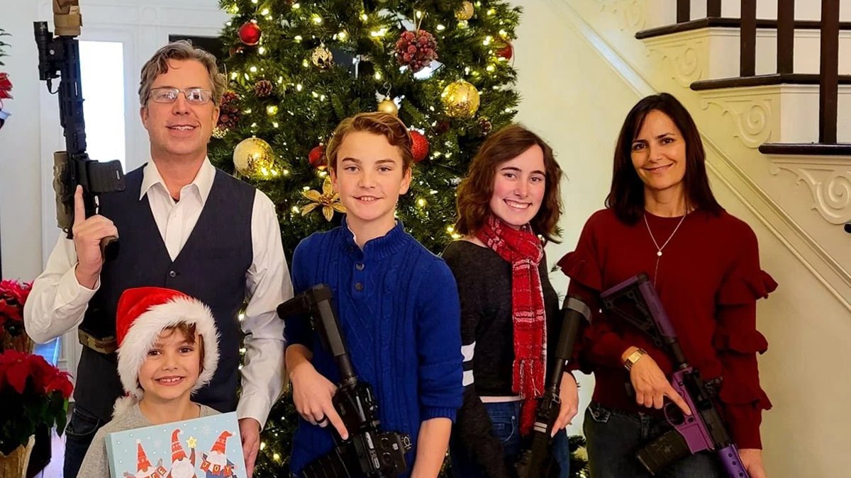 ABD'li Kongre üyesine tepki yağdı: Aile boyu silahlanma