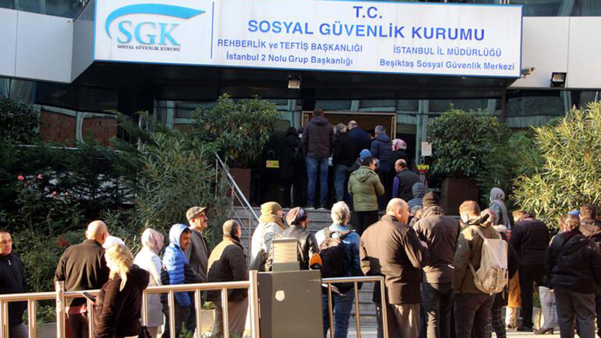 EYT için SGK'ya gidecekler dikkat! Sakın bunu yapmayın, hakkınız yanabilir!