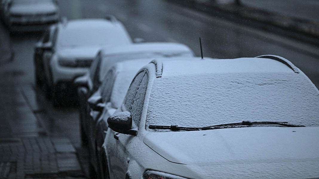 Ankara'da kar yağışı etkili oluyor