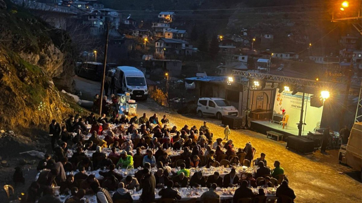 Deprem bölgelerinde gönül sofralarında buluşuyoruz