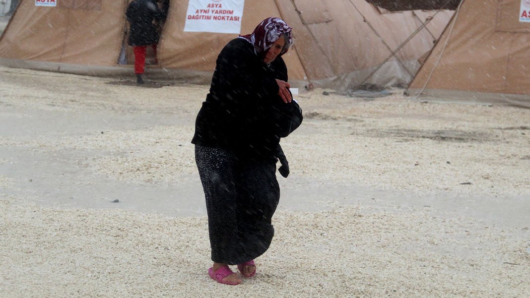 Hatay için turuncu alarm: Çadır kentte yaşam zorlaşıyor