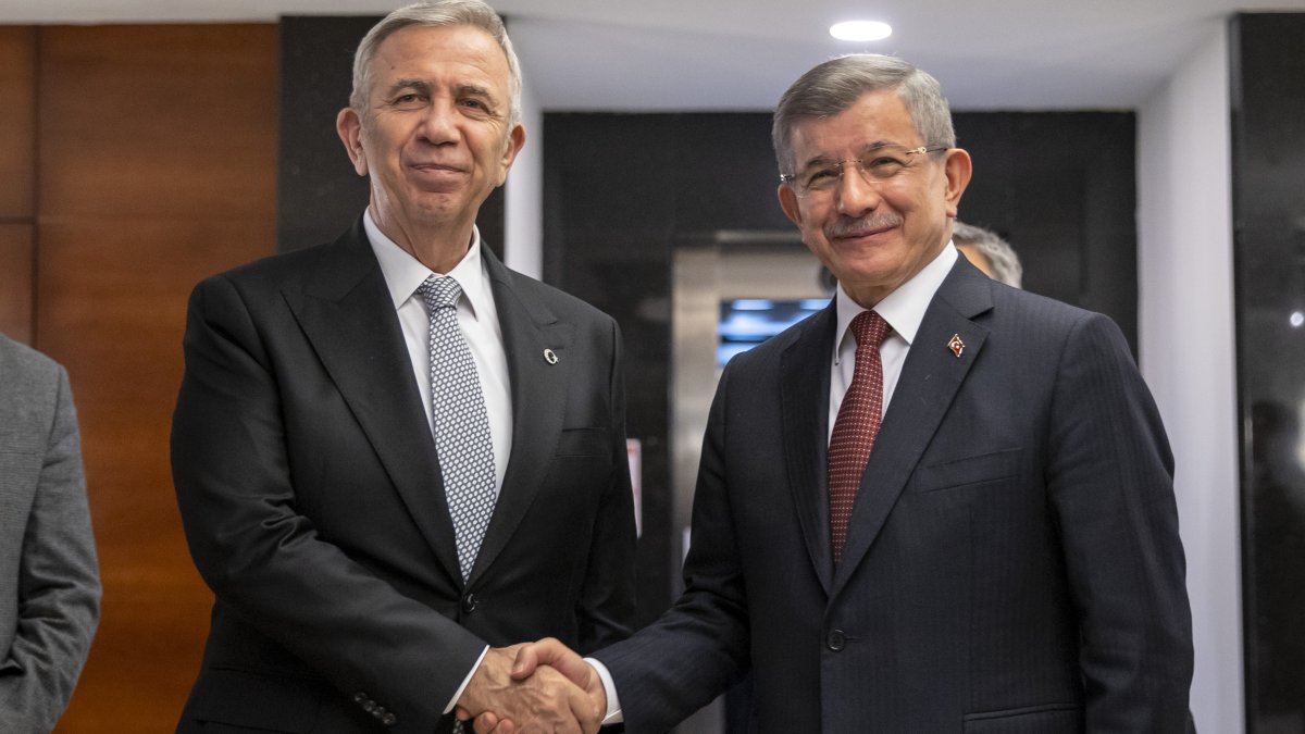 Davutoğlu'ndan Yavaş'a ziyaret: Birbirimizi tanıdıkça siyasetin nezaket boyutu güçlenir