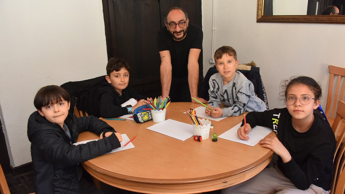 Bozüyük Belediyesinden deprem bölgesinden gelen çocuklar için sanat atölyeleri