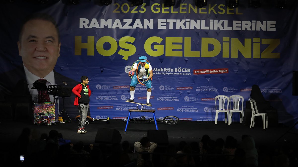 Çocuklara özel gösteriler mutlu ediyor