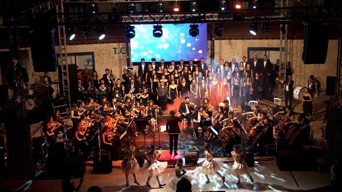 Antakya şarkılarını söylemeye devam ediyor