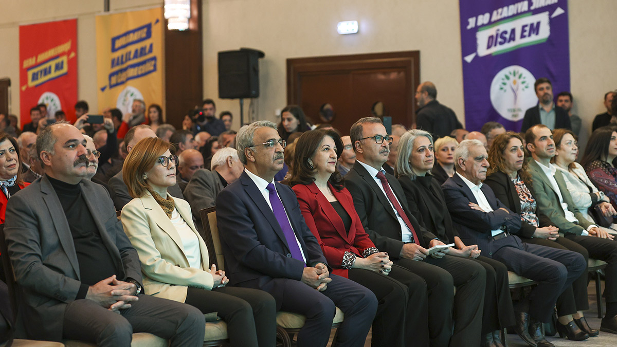 Yeşil Sol Parti seçim beyannamesini açıkladı: Buradayız birlikte değiştireceğiz