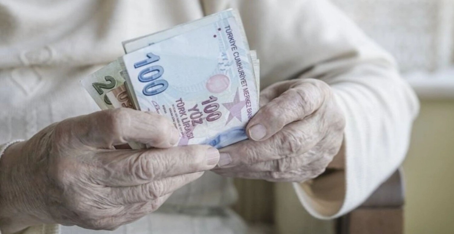 EYT'de flaş dönemeç! Gece yarısı duyuruldu: O ücretler iki katına çıkarıldı