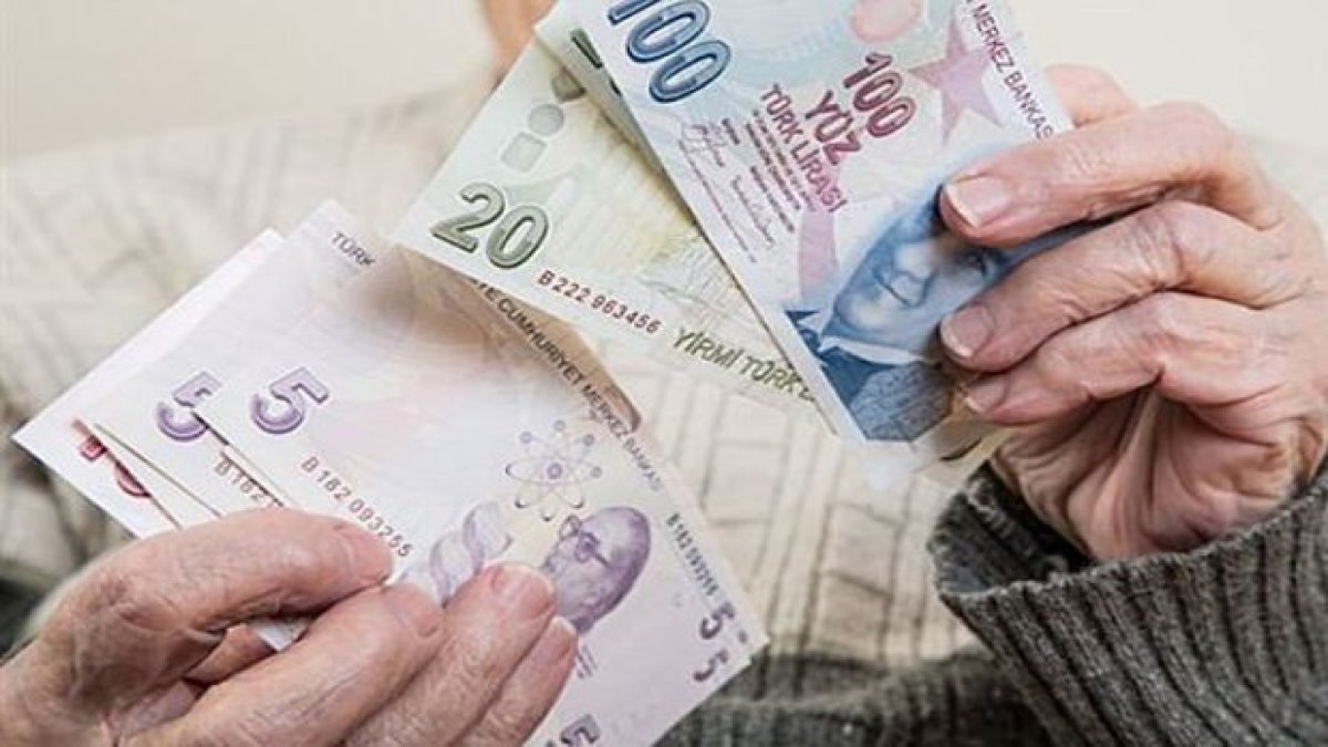 Emekliye maaş artışı yasalaştı