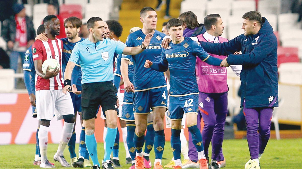 UEFA kulüplere ceza yağdırdı