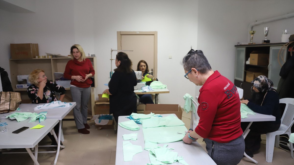 Kartal Belediyesinden deprem bölgesindeki kadınlara yardım eli