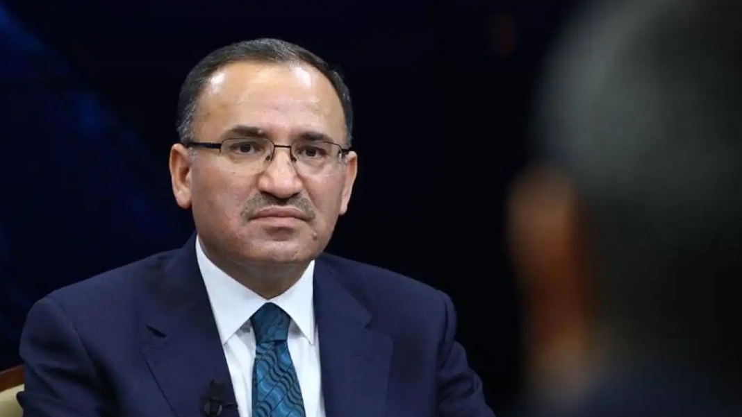 Adalet Bakanı Bekir Bozdağ: Saldırıya ilişkin soruşturma başlatıldı
