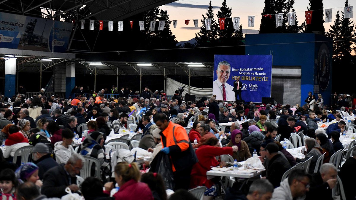 Başkan Uysal, ‘Yoksul insan bırakmayacağız’