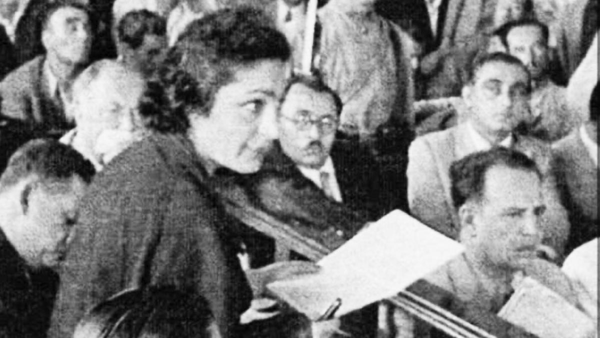 Cumhuriyetin ilk kadın avukatı Süreyya Ağaoğlu