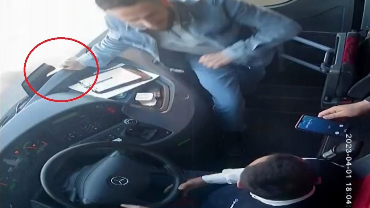 Yolcu otobüsünde dehşet anları! Şoförü bıçakla rehin alıp aracı kaçırdı