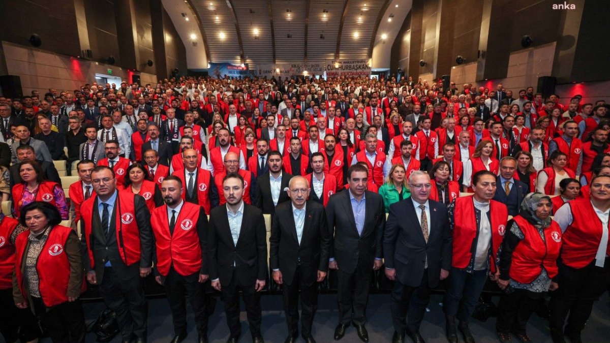 Kılıçdaroğlu, 'Kılıçdaroğlu Gönüllüleri' ile buluştu