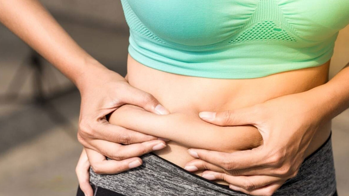 Diyet yapmadan bu yöntemle göbek yağlarından kurtulun! Dümdüz karın için altın değerinde tavsiyeler