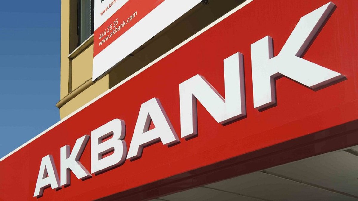Akbank nisan ayına hızlı bir giriş yaptı! Güncel promosyon rakamlarını açıkladı... EYT'liler bankanın yolunu tuttu!