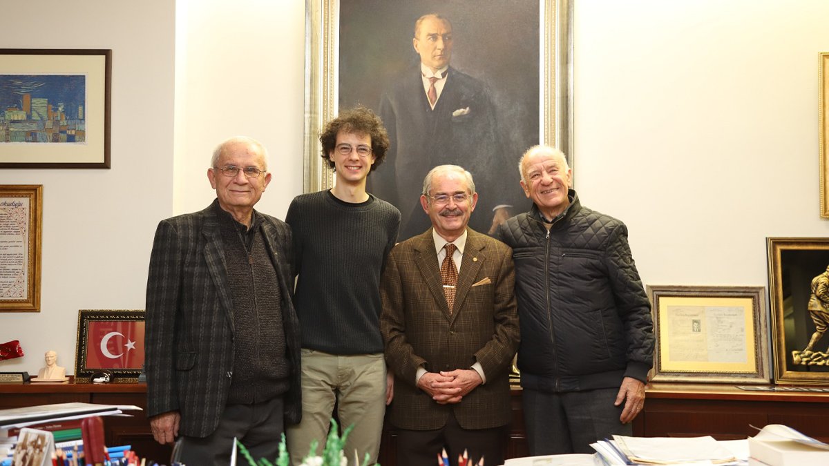 Eski Bakan Çakmur'dan Büyükerşen'e ziyaret