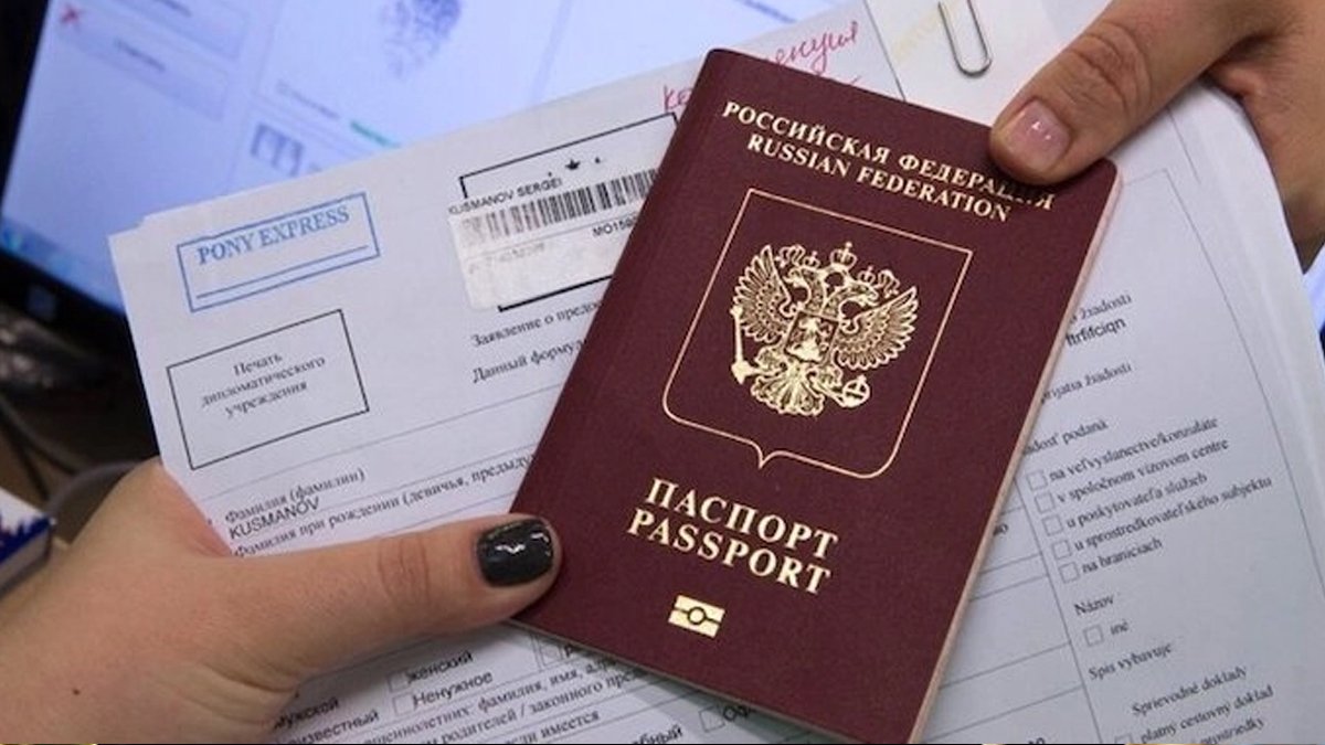 Rusya'dan iltica tedbiri: Pasaportlara el konuluyor