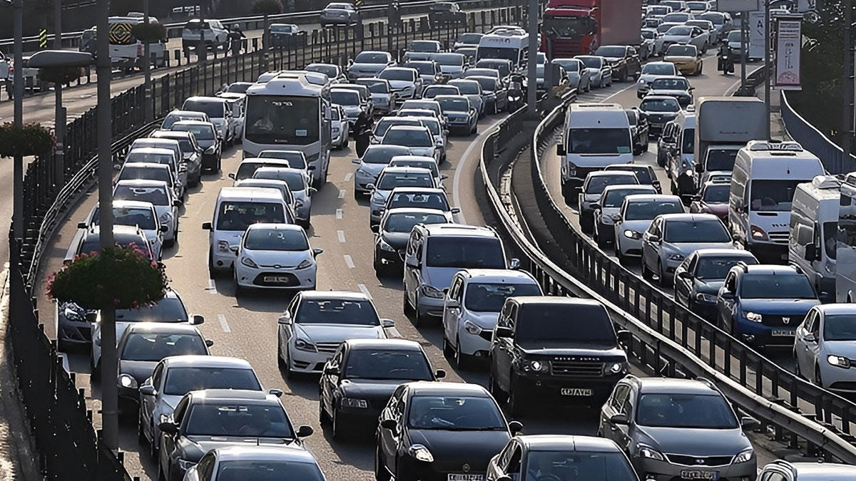 Elektrikli araç alacaklara müjde! Yönetmelik değişti, dev indirim yapıldı