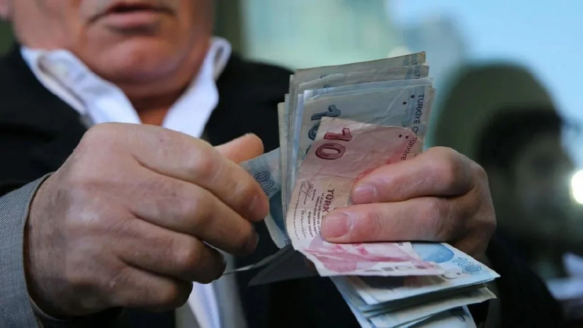 Emekli maaşı yükseldi, bankaları harekete geçti! Promosyon ödemeleri otomatik güncellendi... Ziraat Bank, Vakıfbank ve Halkbank!