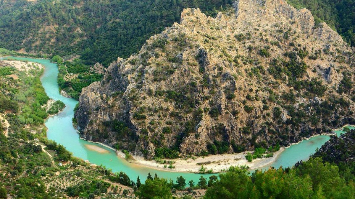 Uzman isimden baraj çağrısı: Göksu Nehri boşa akıyor