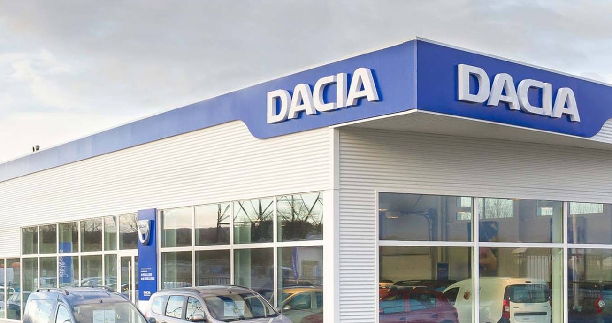 Sürekli otomobil bakanlar dikkat! Dacia Sandero Nisan ayı fiyatları güncellendi: Listeye mutlaka göz atın!
