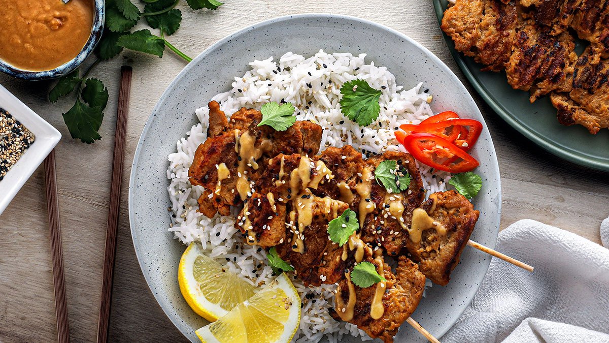 Restoranda ortak tabaktan yemek yedikleri için gözaltına alındılar! Adalet Bakanlığı devreye girdi, yargılanacaklar